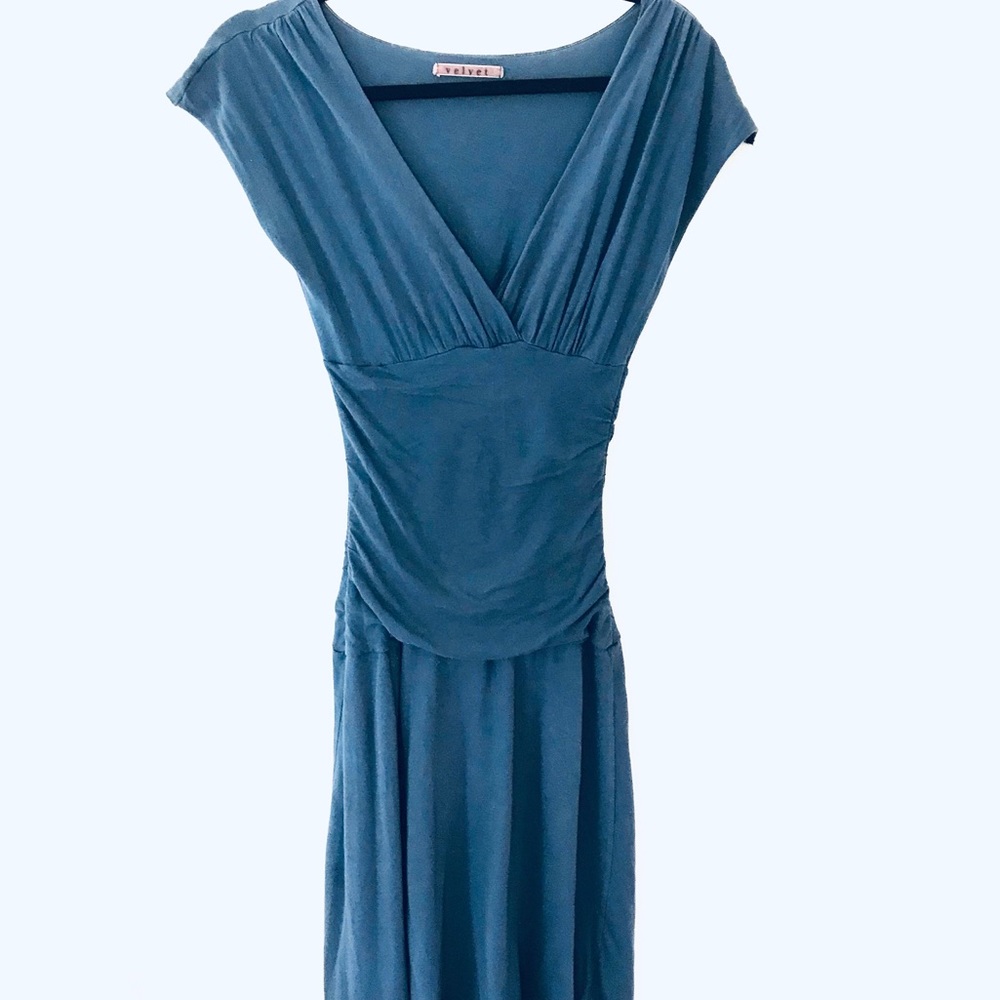 Velvet fitted dress